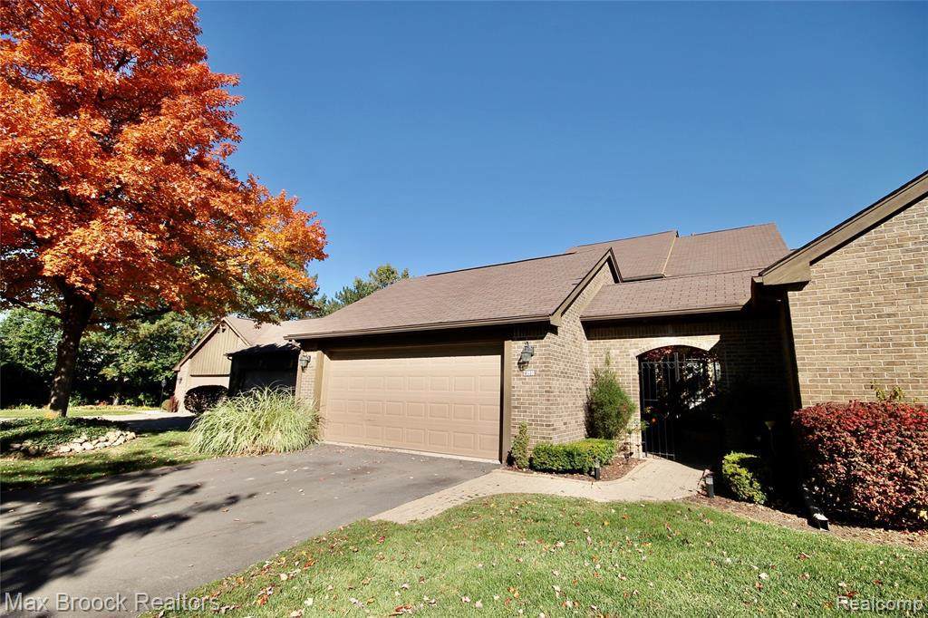 23910 Trailwood Crt - Photo 1
