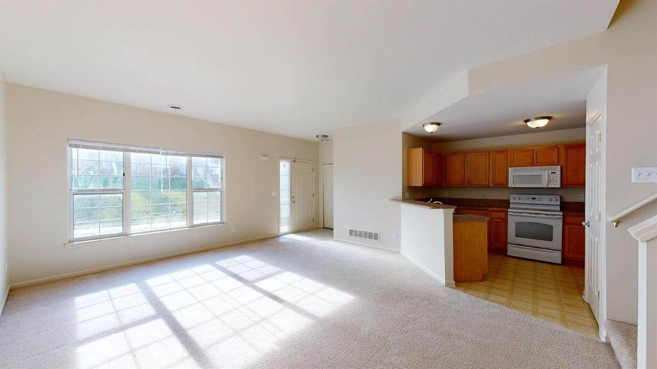 2090 Cloverly Ln - Photo 1