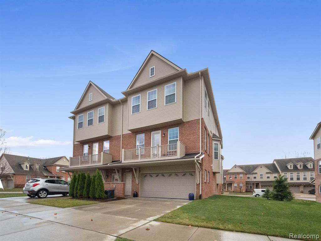 56722 Sunset Dr - Photo 1