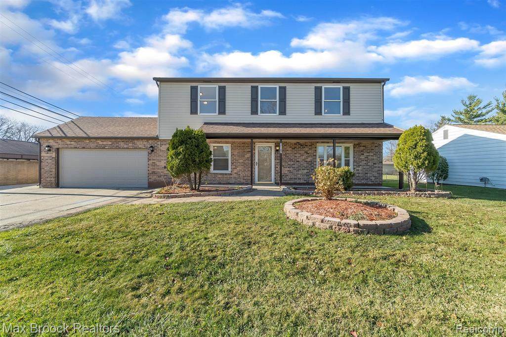 37107 Susan St - Photo 1