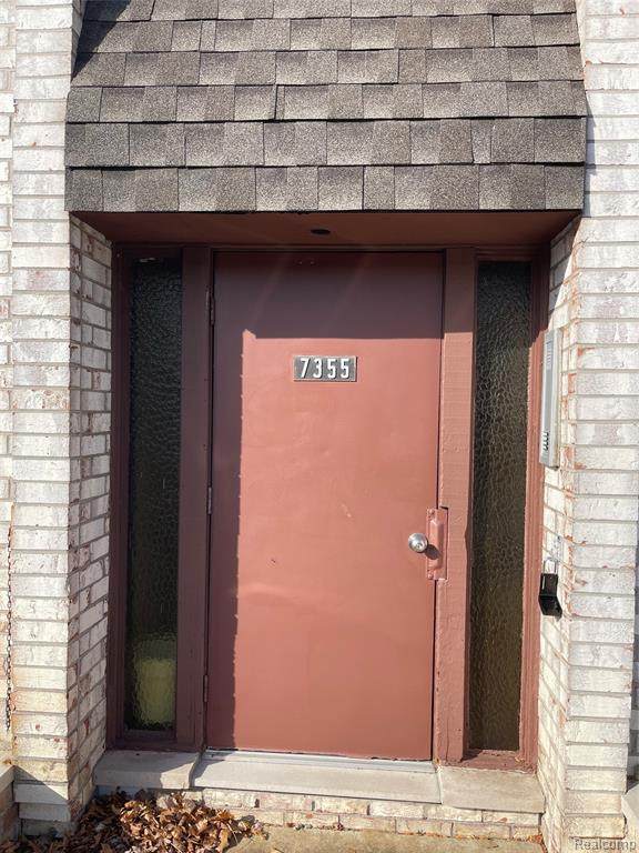 7355 Woodview St Apt 3 - Photo 1