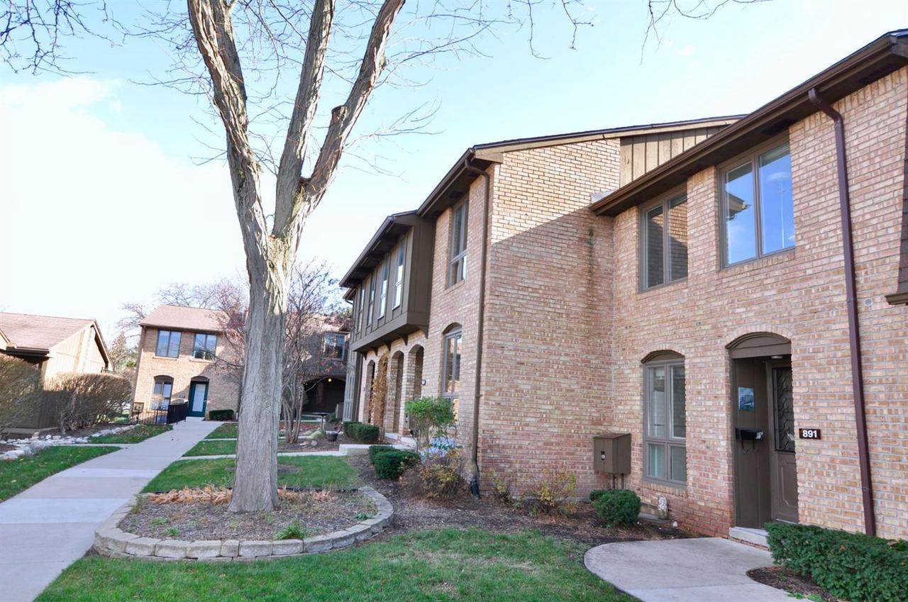 891 Greenhills Dr - Photo 1
