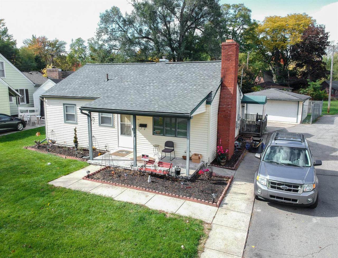 208 Ainsworth St - Photo 1