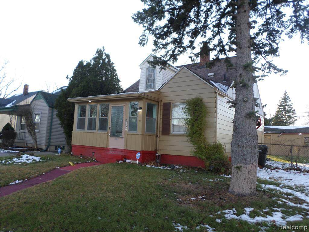 7557 Parkway St - Photo 1