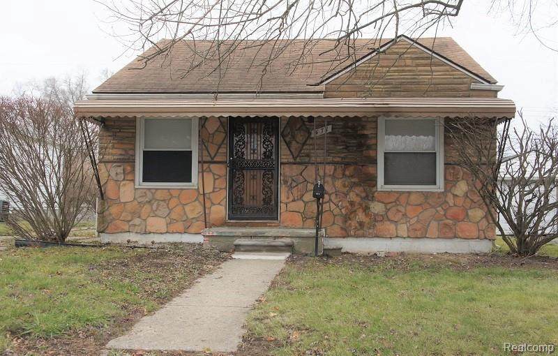 471 Montana Ave - Photo 1