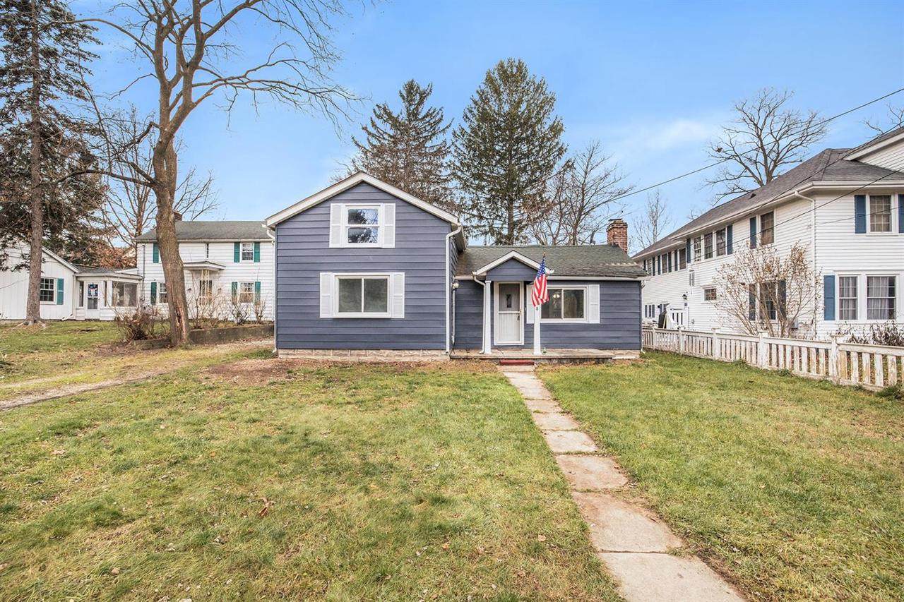 308 Center St - Photo 1