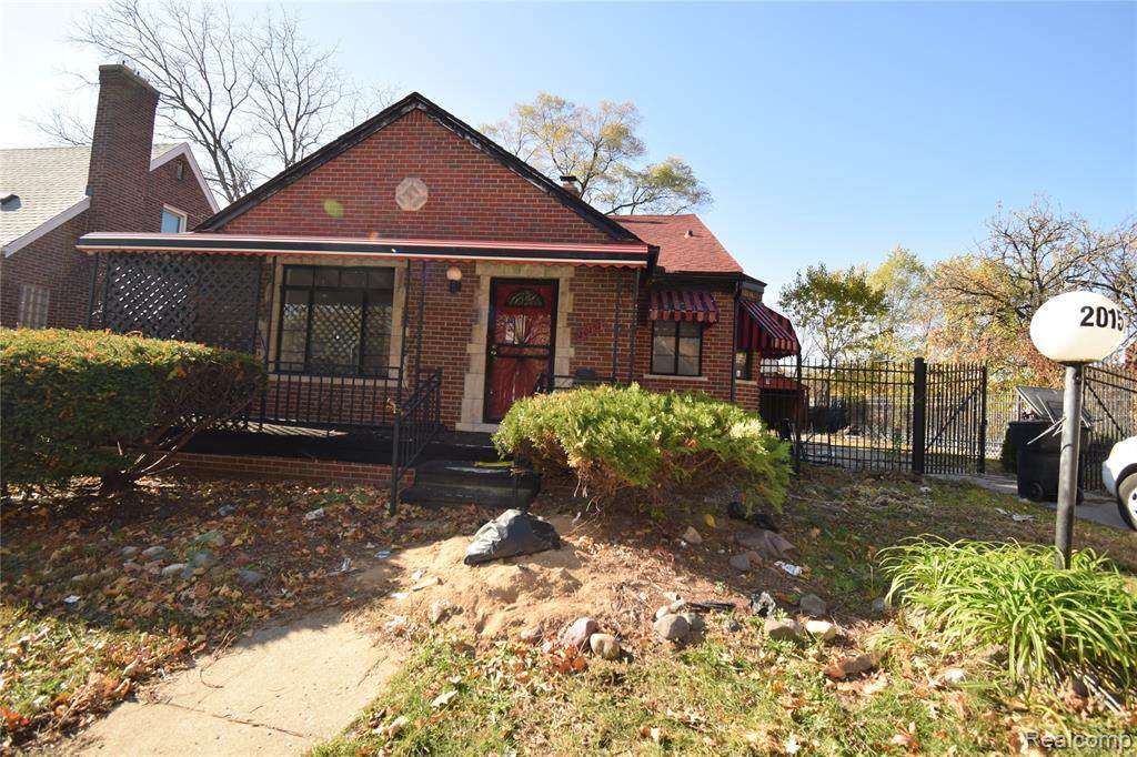 20151 Bramford St - Photo 1