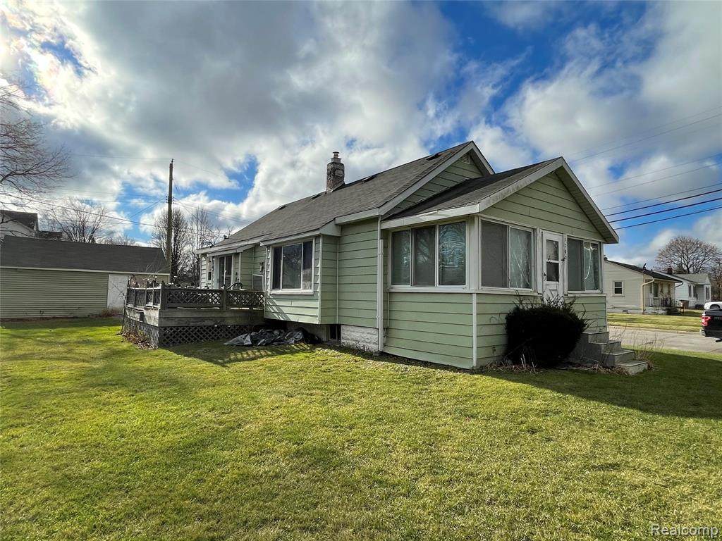 1290 University Dr - Photo 1