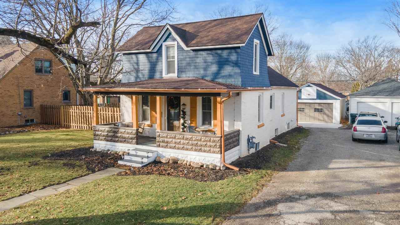 738 Main St - Photo 1