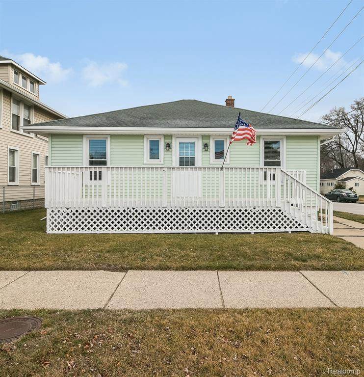 19302 Farmington Rd - Photo 1