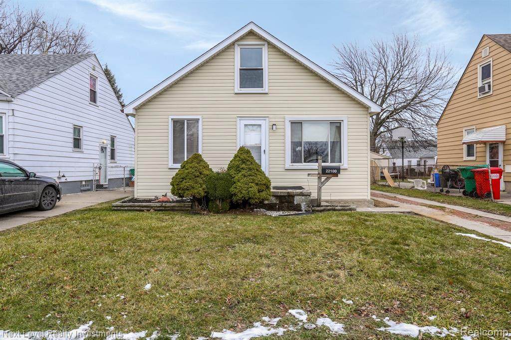 22100 Cushing Ave - Photo 1
