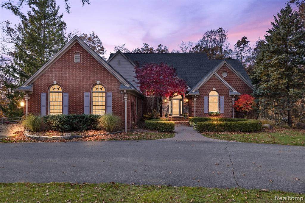 868 Peach Tree Ln - Photo 1