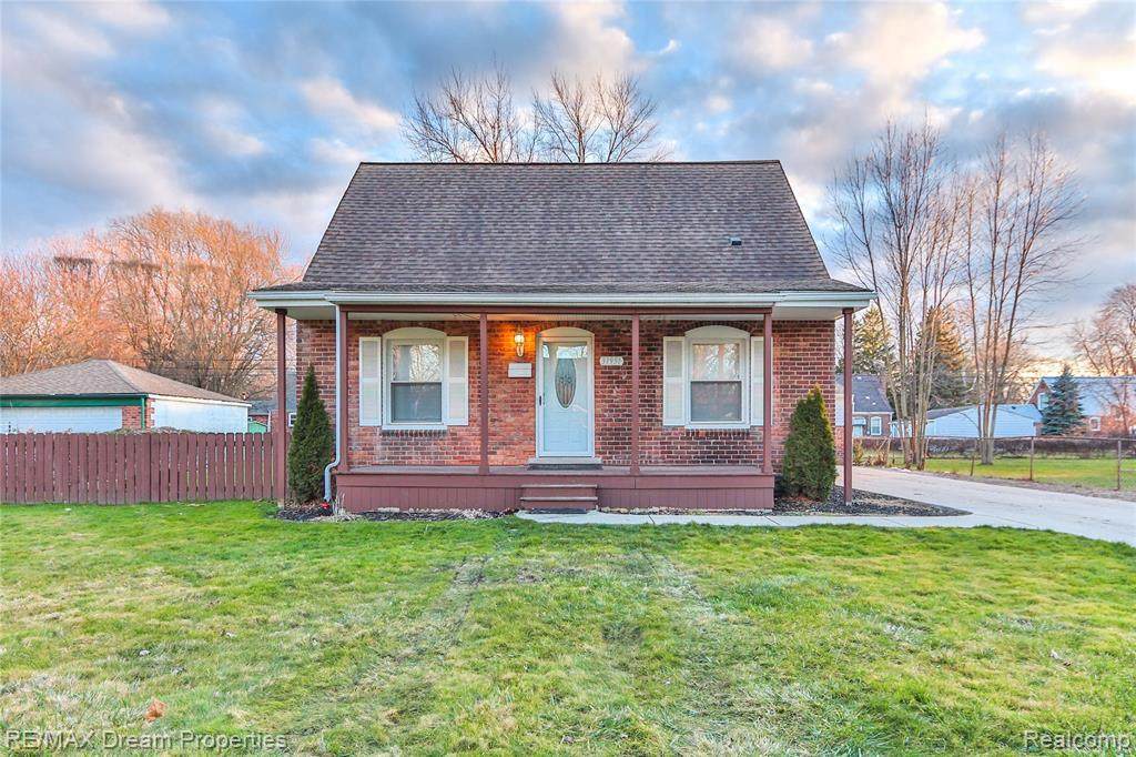 31951 Sheridan St - Photo 1
