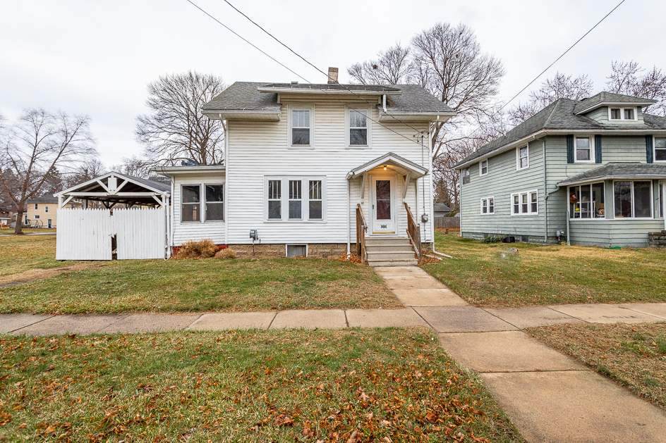 312 Douglas - Photo 1