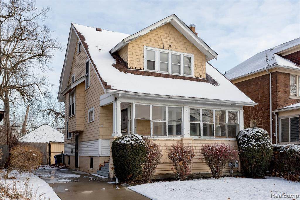 872 Algonquin St - Photo 1