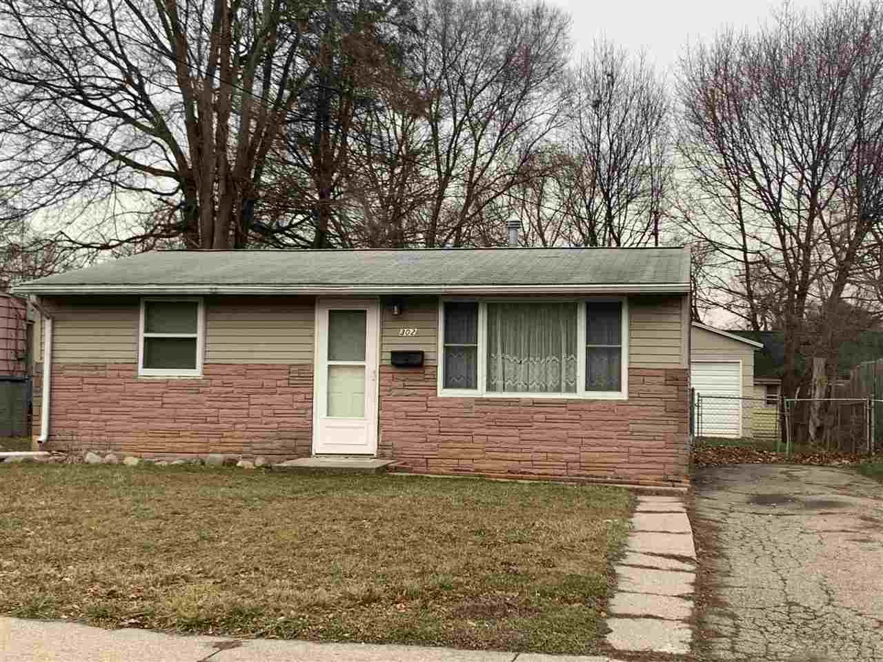 302 Monroe St - Photo 1