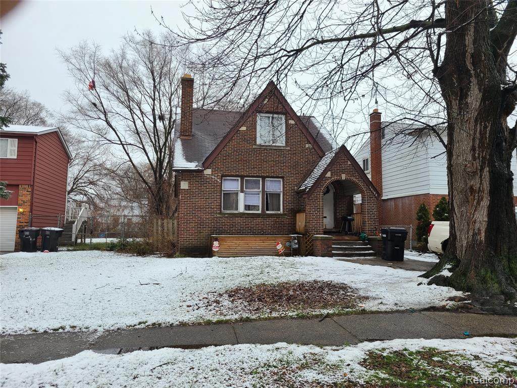 16192 Robson St - Photo 1