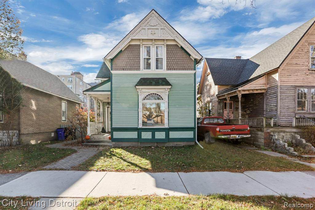 1969 25TH ST - Photo 1