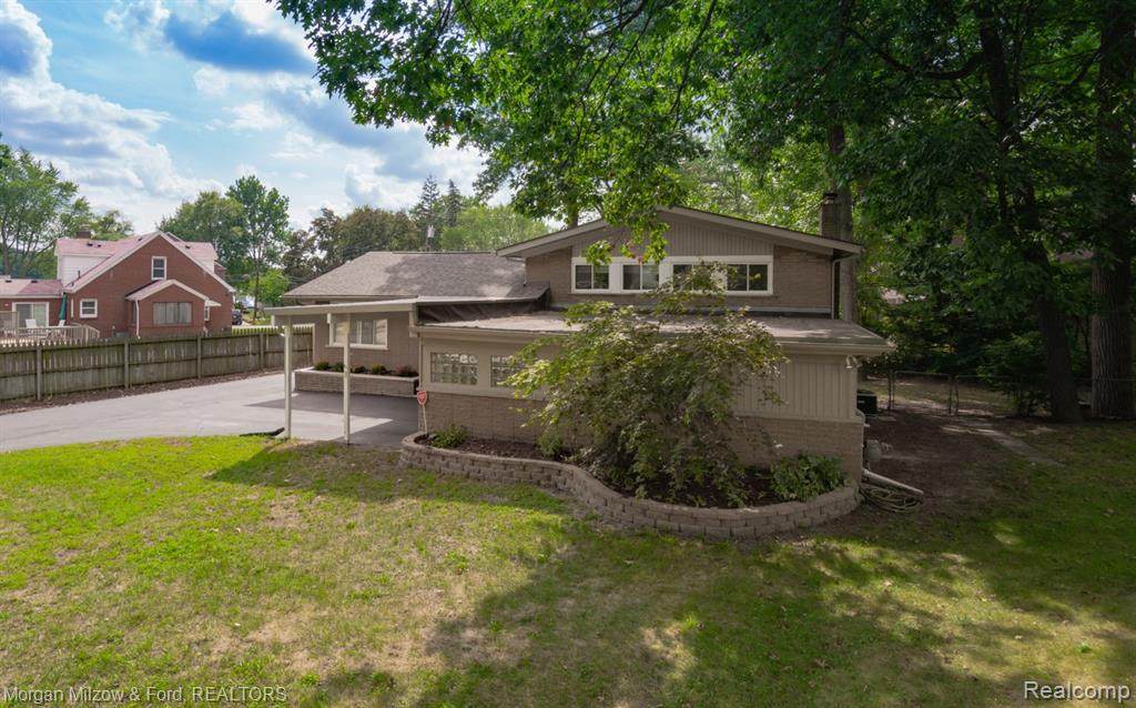 346 Dick Ave - Photo 1