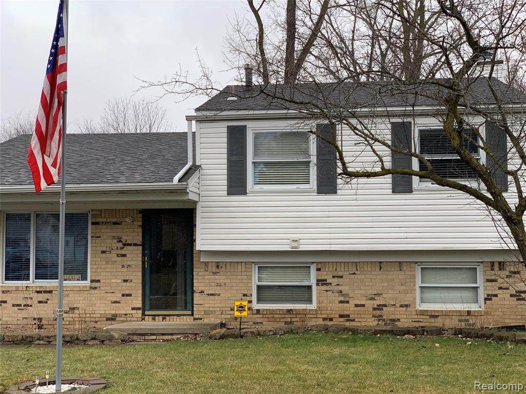 33985 Little Mack Ave - Photo 1