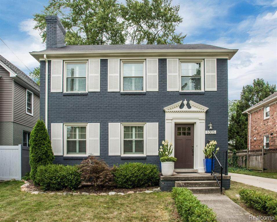 1005 Stanley Blvd - Photo 1