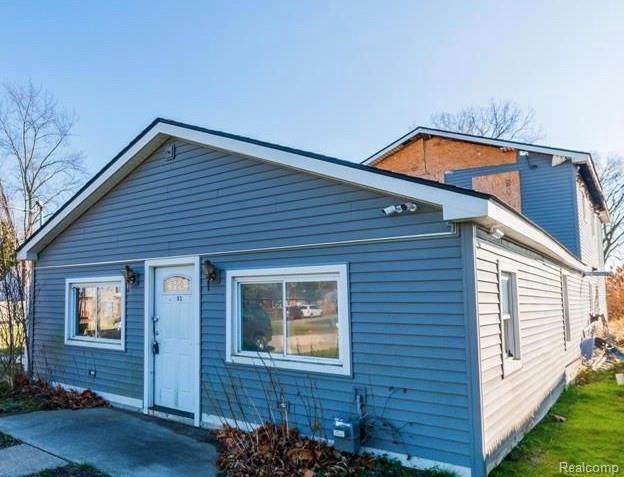 29151 Pickford St - Photo 1