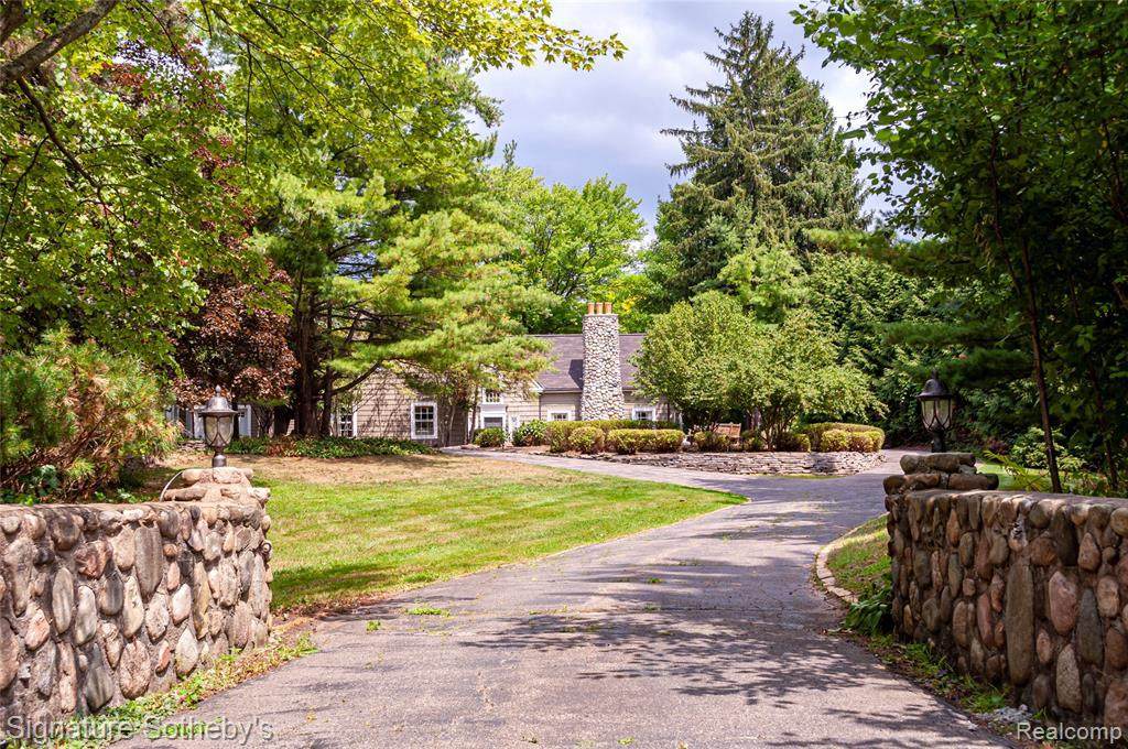 920 Lake Angelus Shrs Dr - Photo 1