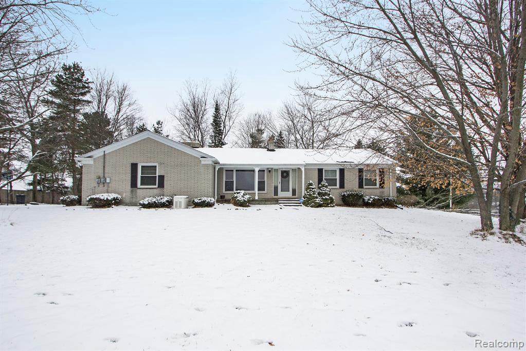 1910 Hadley Rd - Photo 1