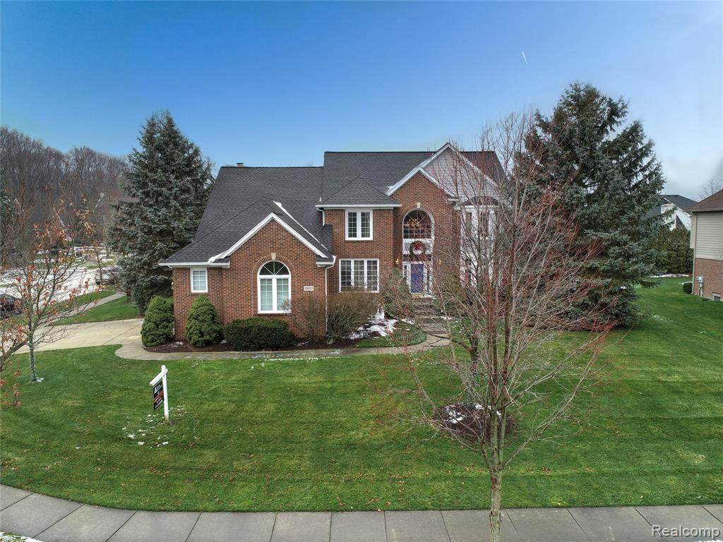 23937 Wintergreen Cir - Photo 1