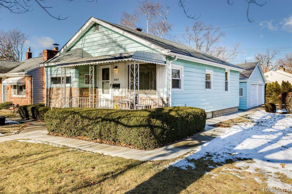 803 La Salle Blvd - Photo 1