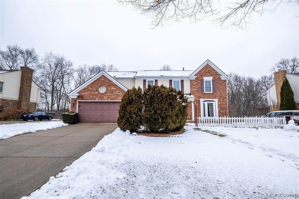 45002 Roundview Dr - Photo 1