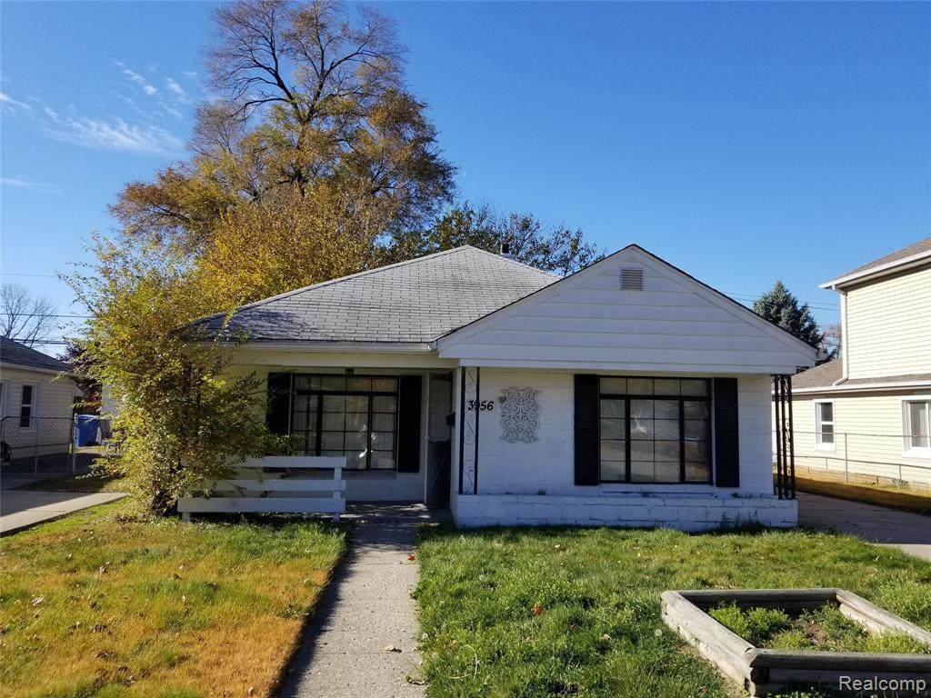3956 Syracuse St - Photo 1