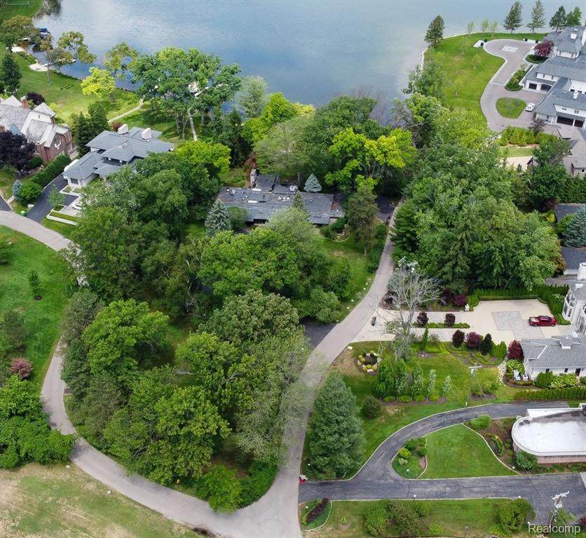 3201 Shore Dr - Photo 1
