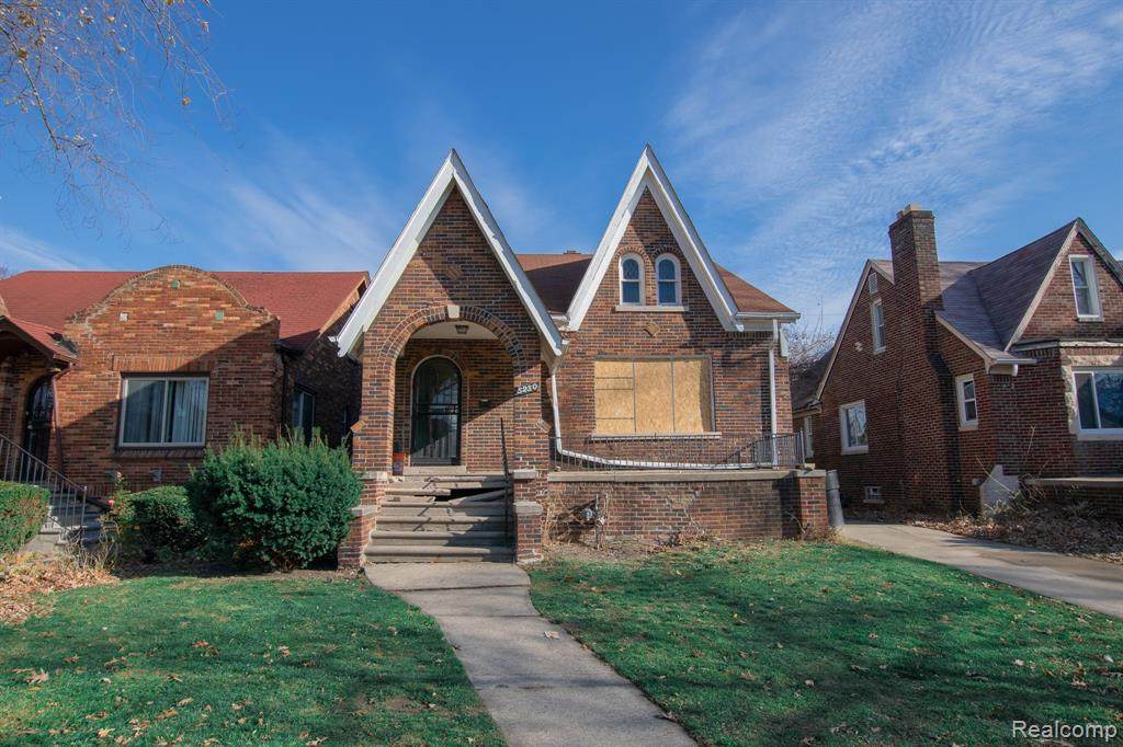 5250 Buckingham Ave - Photo 1