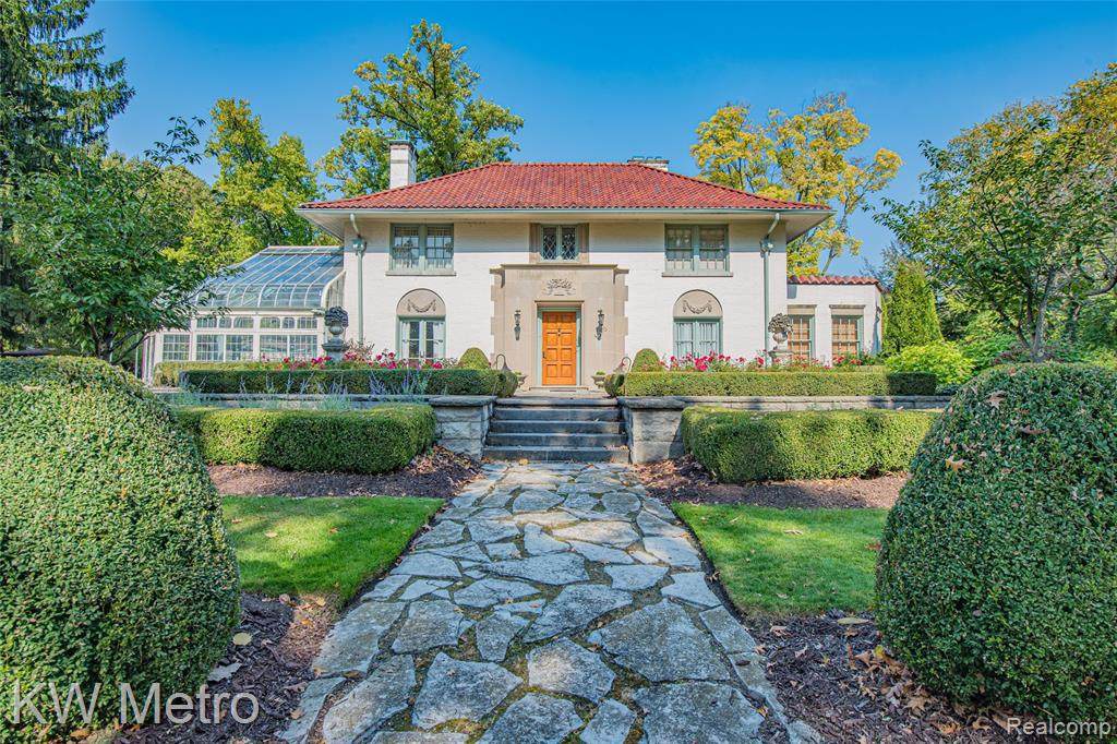 1530 Wellesley Dr - Photo 1