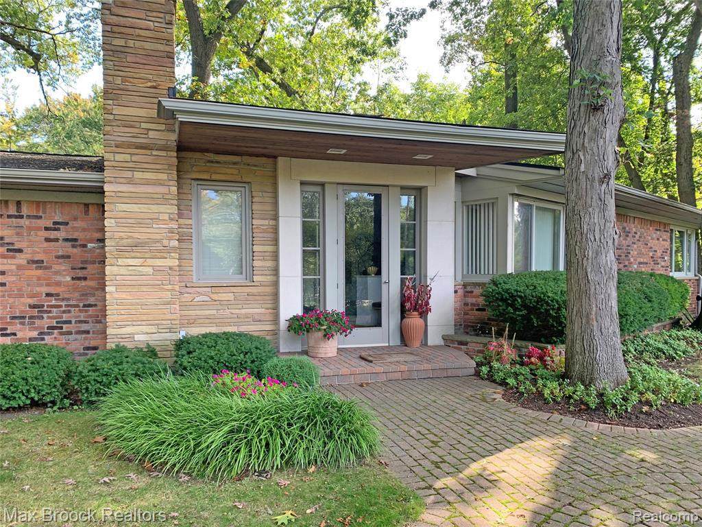 1930 Hillwood Dr - Photo 1