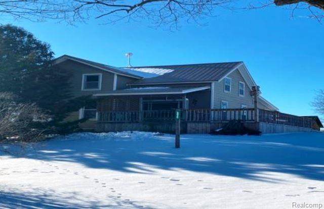 5925 Royce Rd - Photo 1