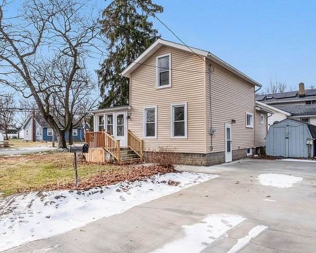410 Webster St - Photo 1