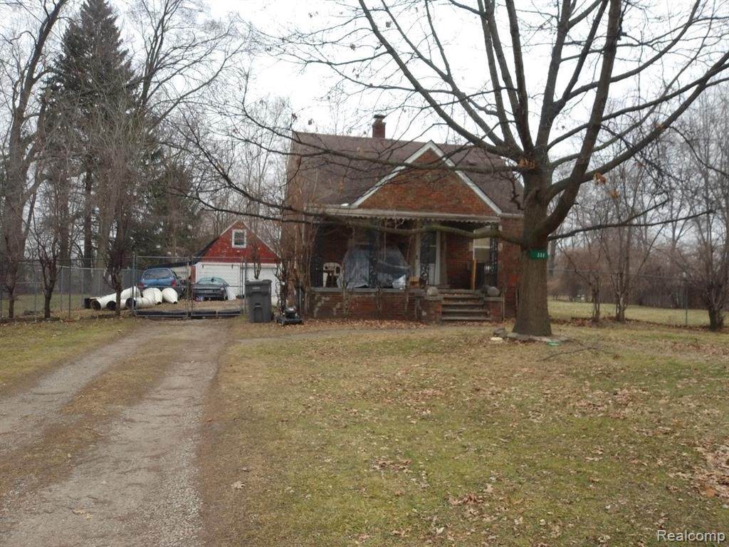 336 Helen St - Photo 1