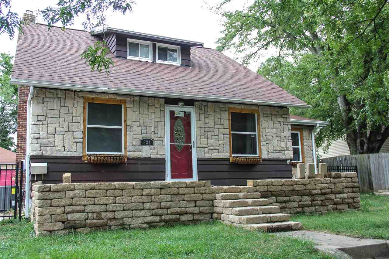 624 St Clair - Photo 1