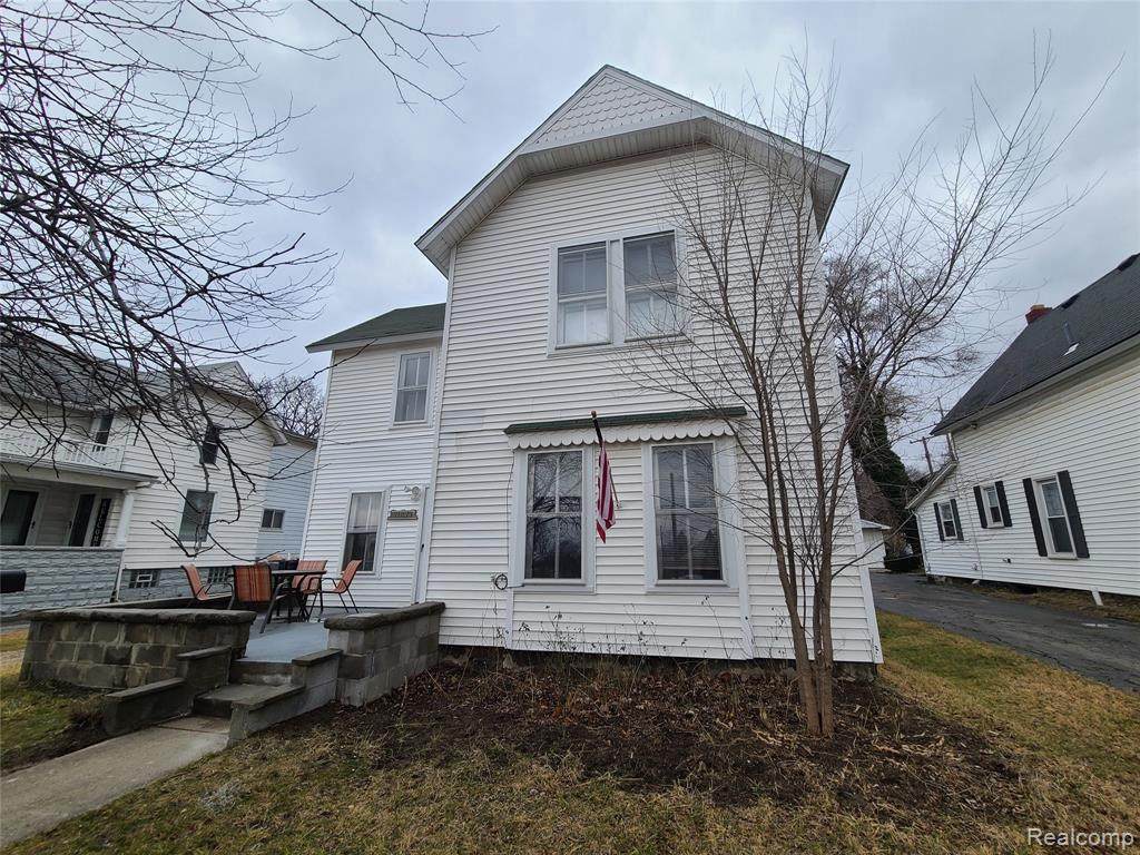 11048 Shook Rd - Photo 1