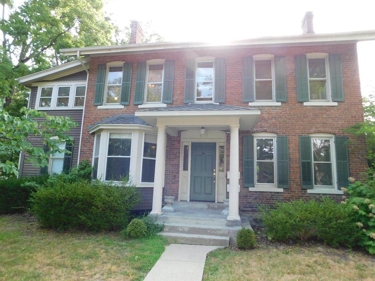 102 Revena Blvd - Photo 1