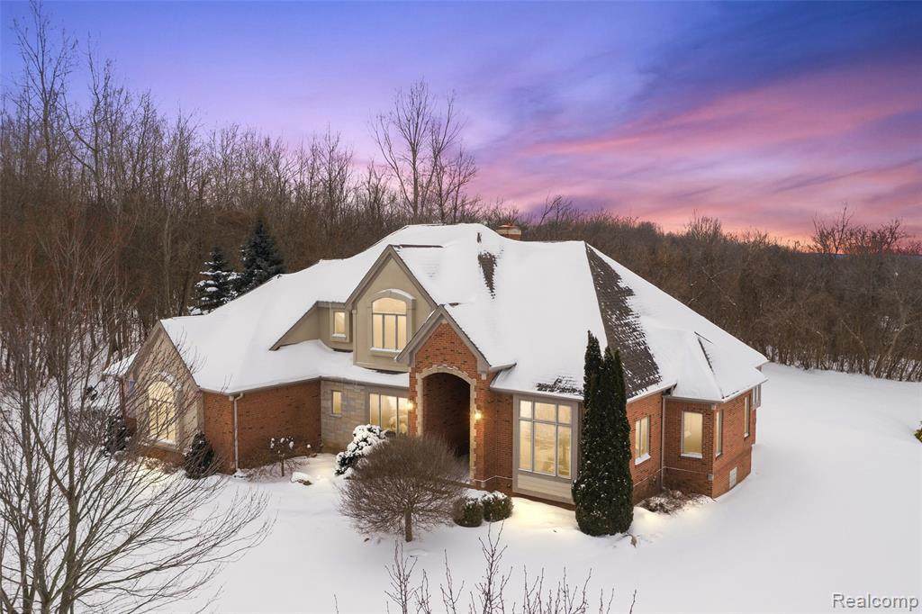 7712 Parkcrest Cir - Photo 1