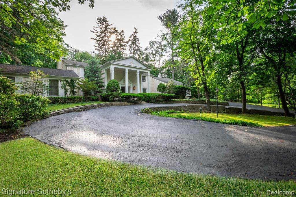 469 Goodhue Rd - Photo 1