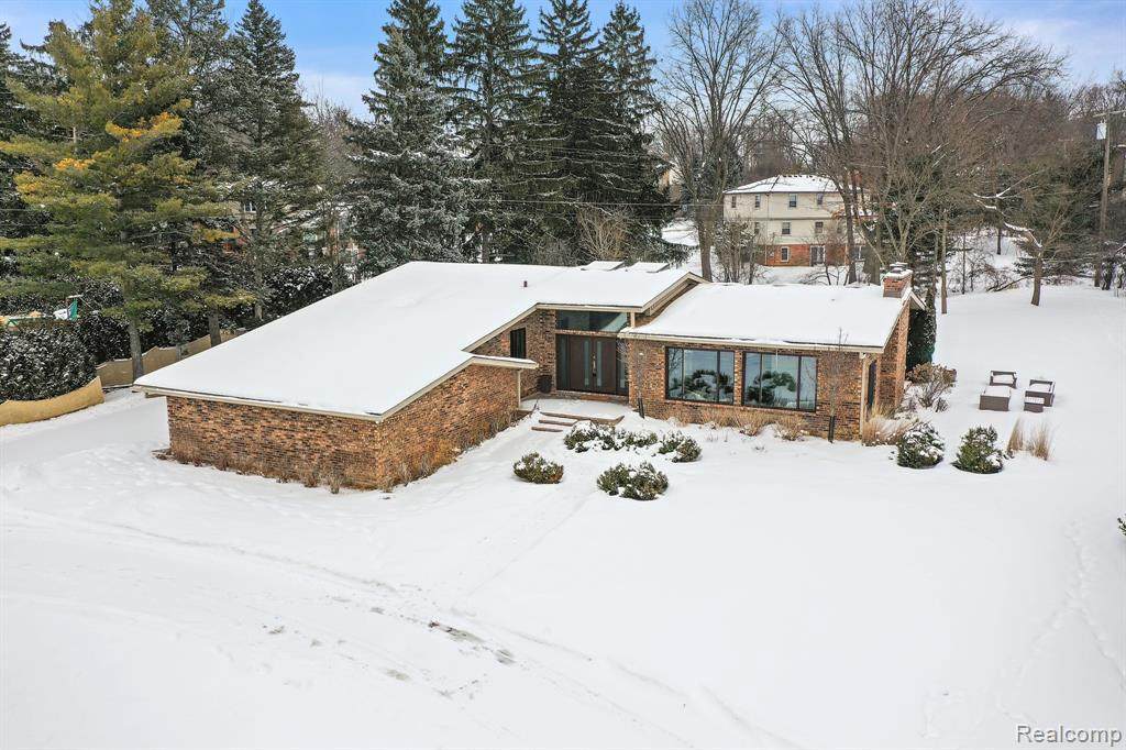 2805 Ayrshire Dr - Photo 1