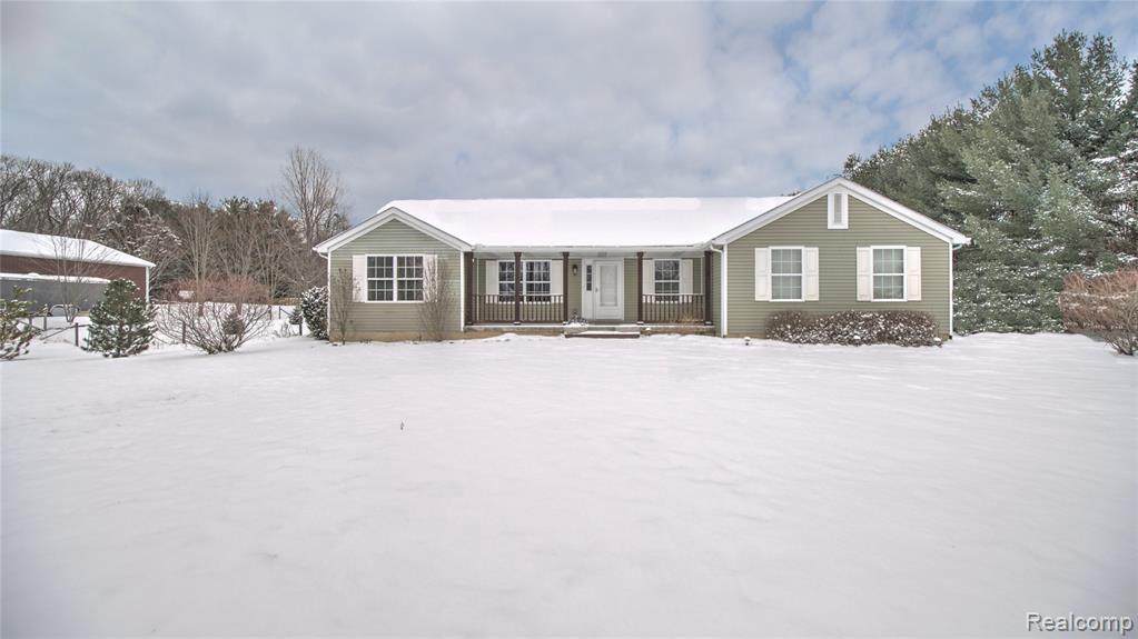 9050 Oak Grove Rd - Photo 1