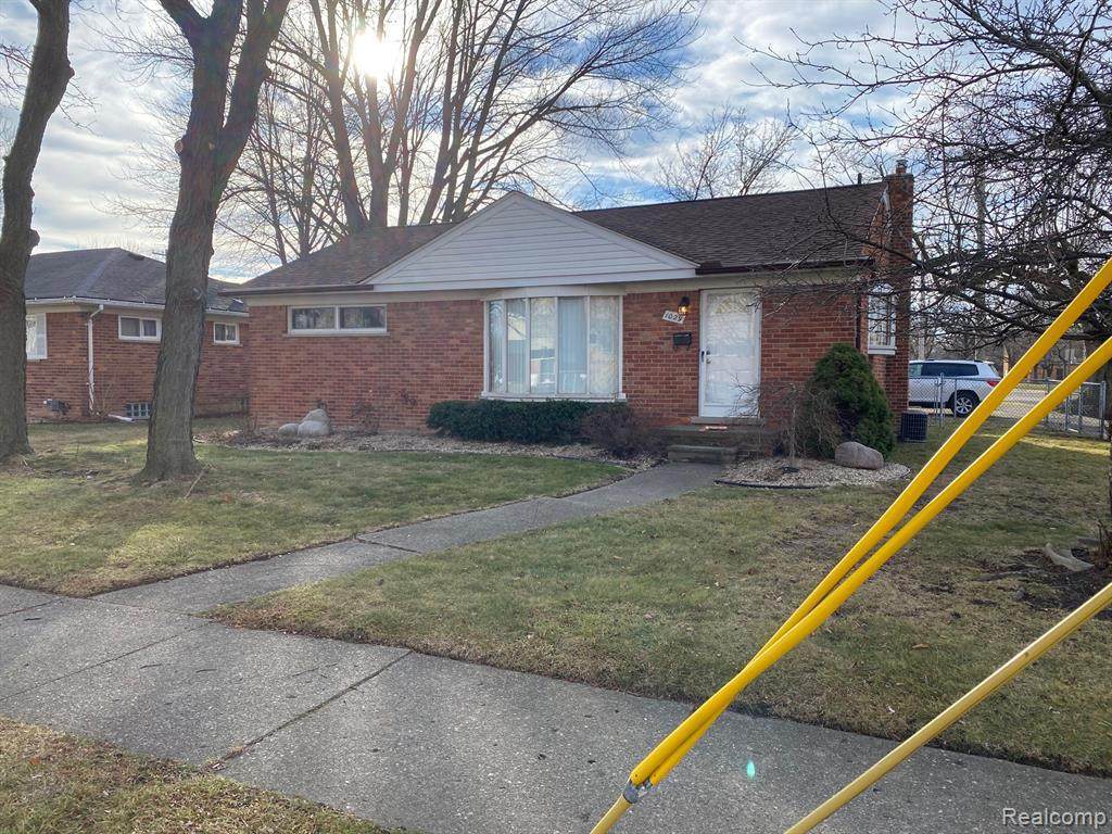 1029 Harrington St - Photo 1