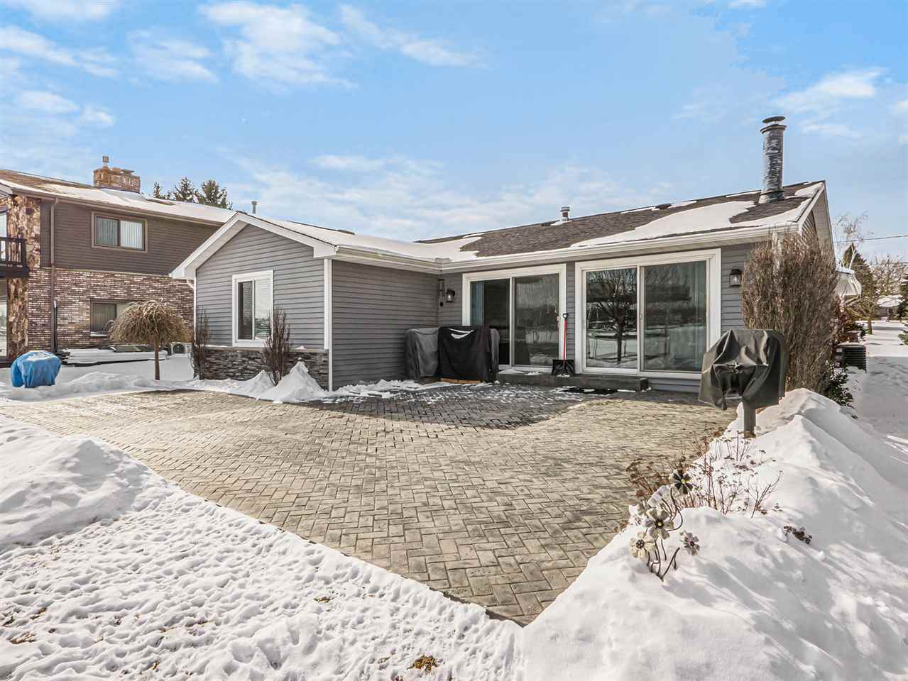 122 Princess Dr - Photo 1