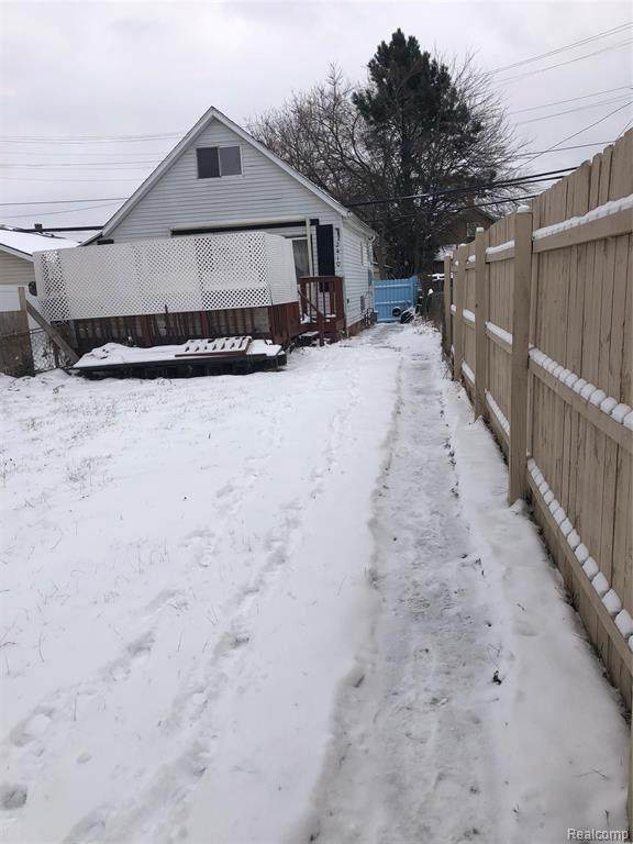 2410 Whalen St - Photo 1