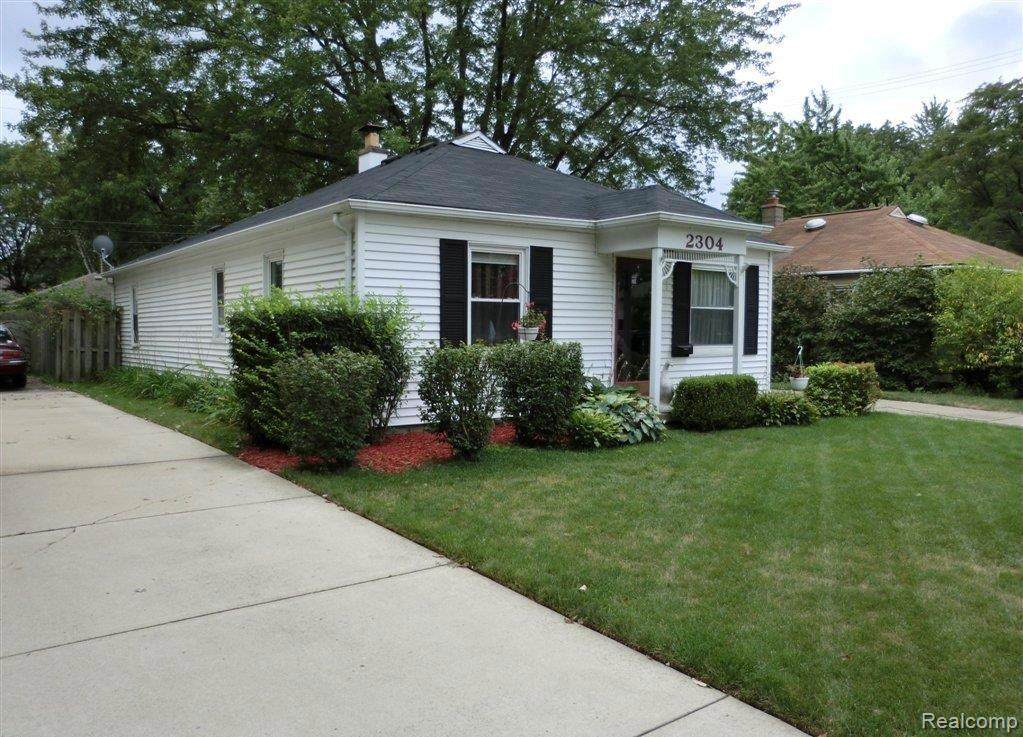 2304 Brockton Ave - Photo 1